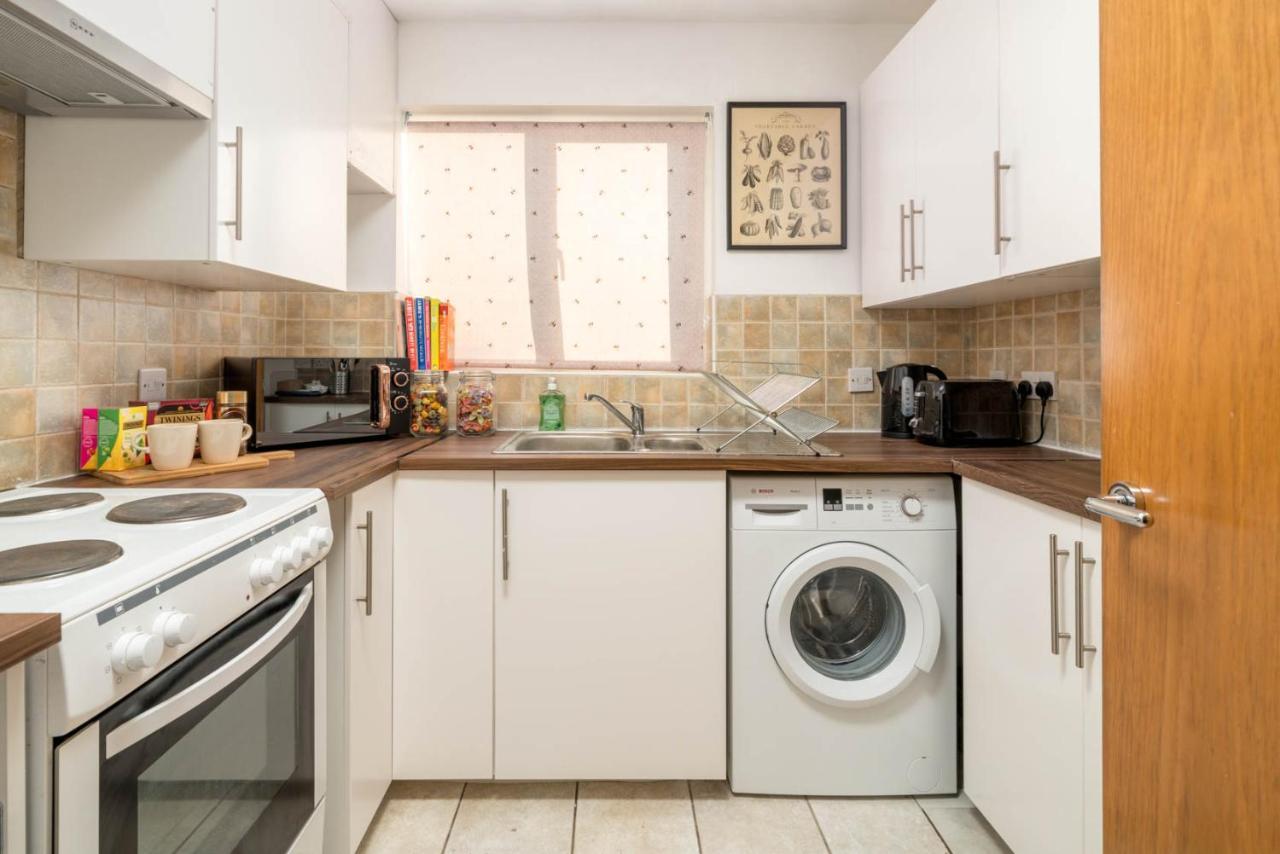 2 Bedroom Flat Near London Excel Extérieur photo