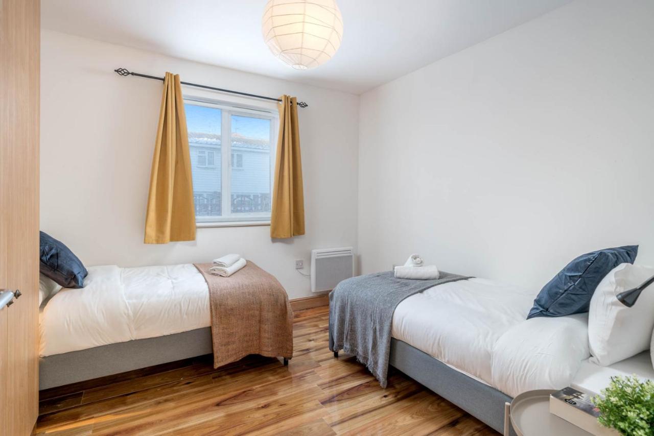 2 Bedroom Flat Near London Excel Extérieur photo